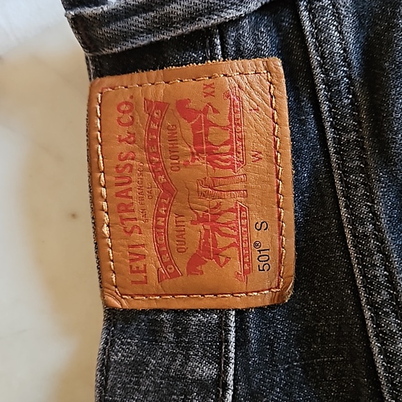 LEVI'S: greyish black high rise stretch 501 skinny jeans - Picture 5 of 7